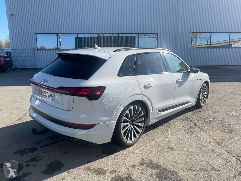 Véhicule utilitaire Audi