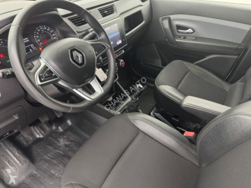عربة نفعية مقفلة Renault