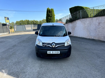 عربة نفعية مقفلة Renault