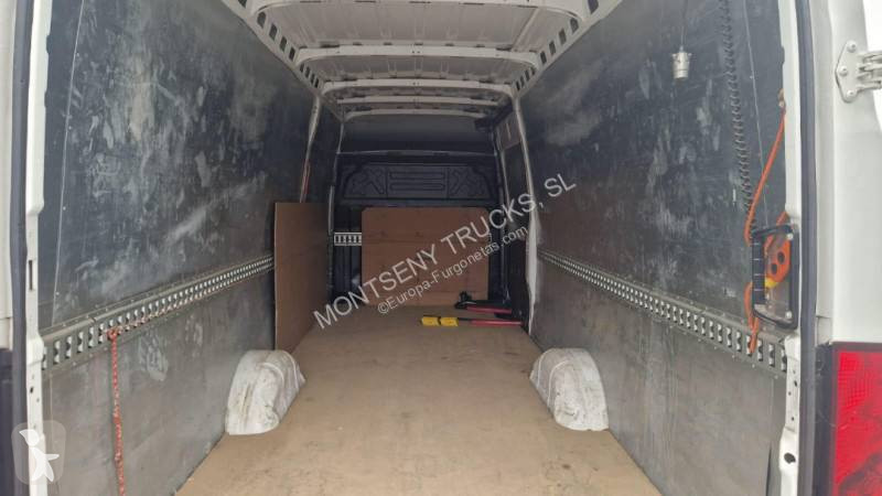 عربة نفعية Iveco