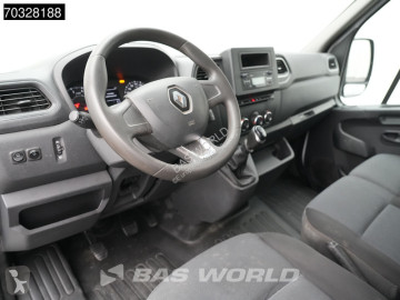 عربة نفعية مقفلة Renault
