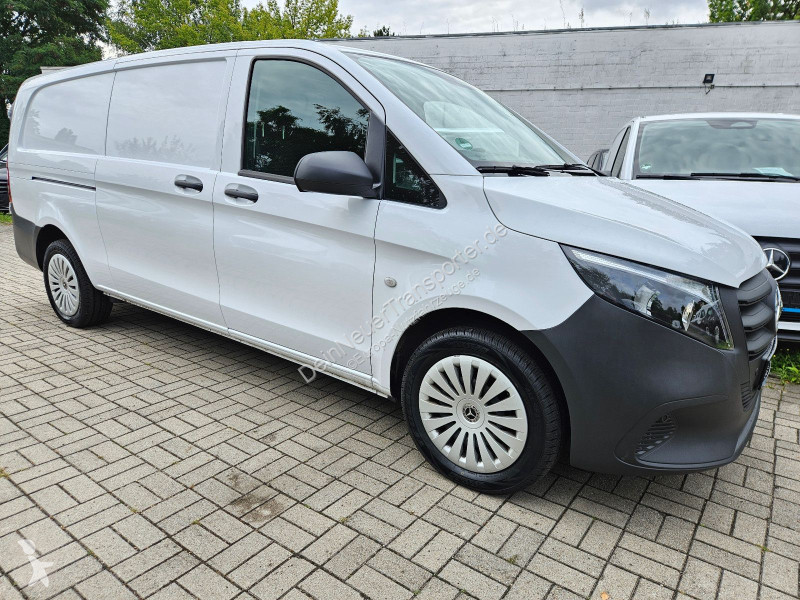 Mercedes Vito...