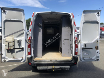 عربة نفعية مقفلة Renault