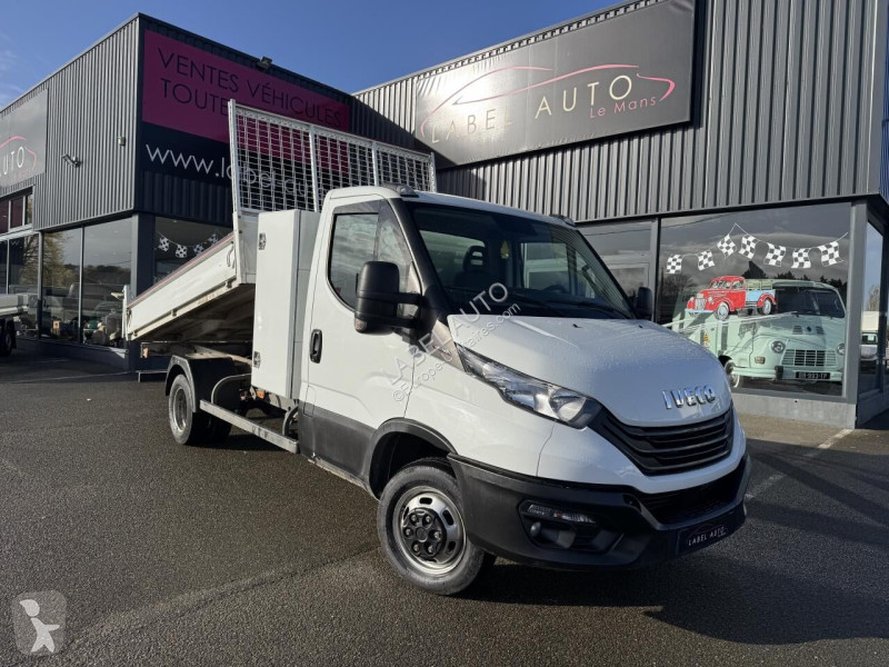 Véhicule utilitaire Iveco 35c16