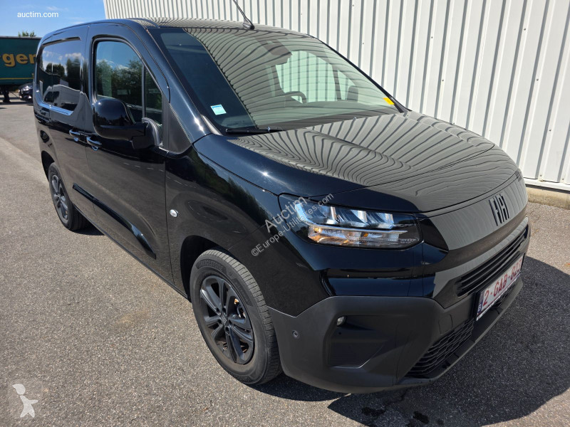 Furgoneta Fiat e-doblo
