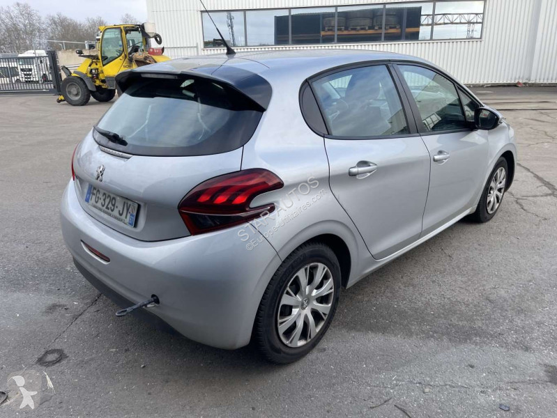 عربة نفعية Peugeot