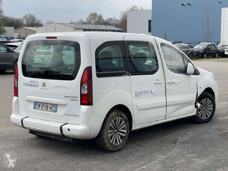 عربة نفعية Peugeot