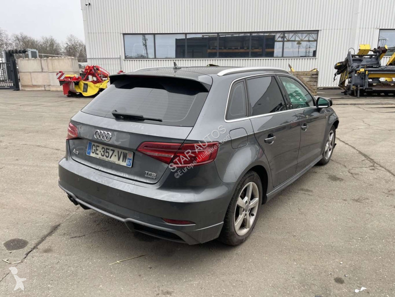عربة نفعية Audi