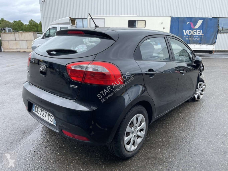 Samochód dostawczy KIA