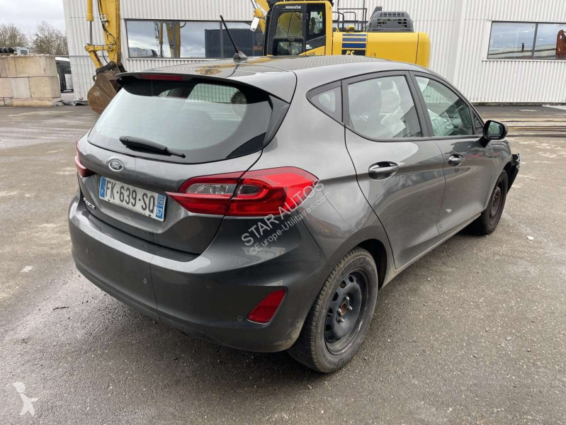 Véhicule utilitaire Ford