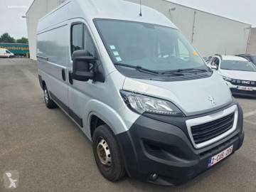 عربة نفعية مقفلة Peugeot