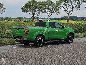 Utilitaire plateau Nissan