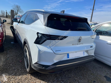 سيارة عربة رباعية الدفع / عربة نفعية رياضية Renault