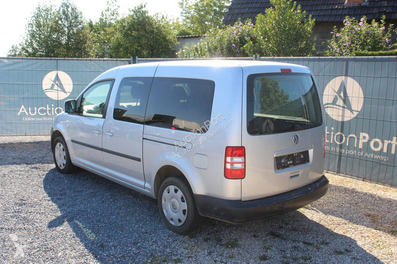 Furgoneta Volkswagen Kombi Maxi