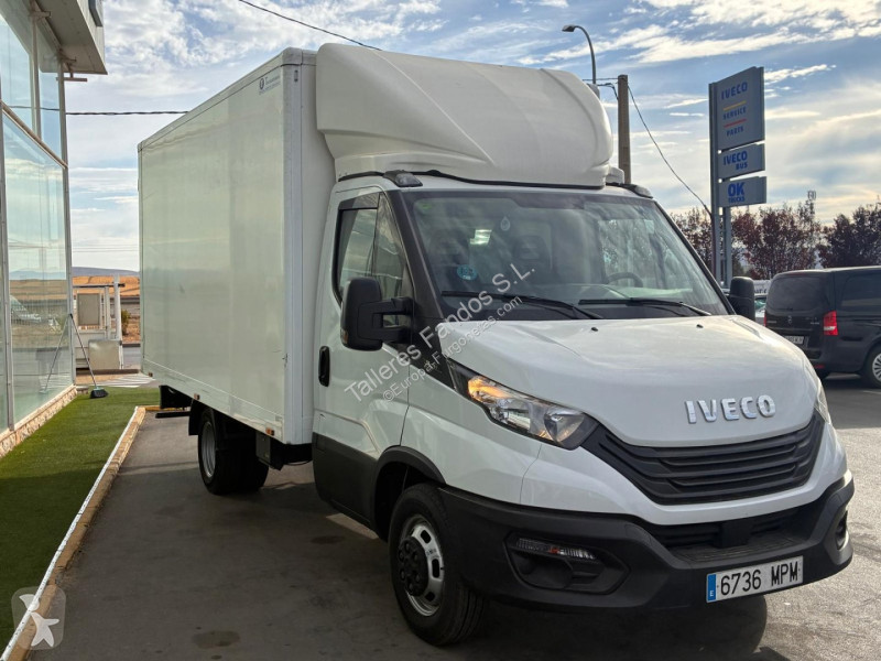 Furgoneta Iveco  35C16 20m3 con puertas traseras