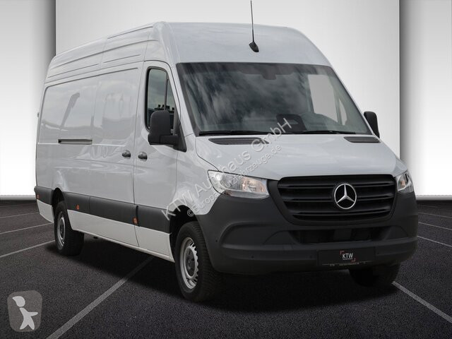 Лекотоварен автомобил Mercedes Sprinter 317...