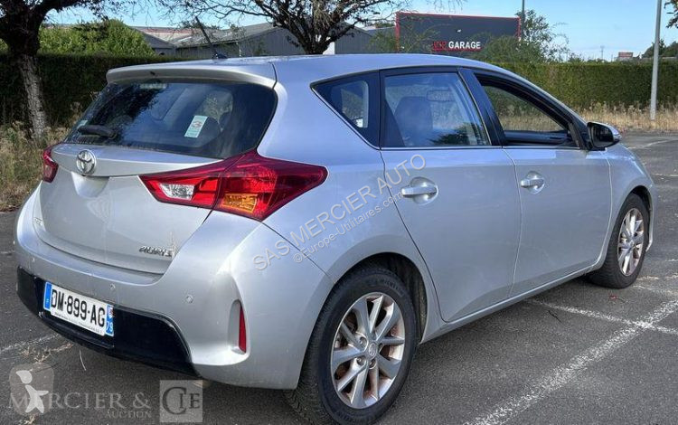 Véhicule utilitaire Toyota