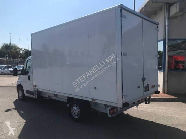 عربة نفعية Citroën Jumper 35 L4 2.2 bluehdi...