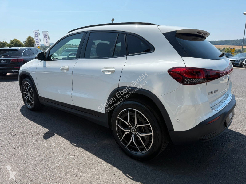 Mercedes EQA 300 4M...