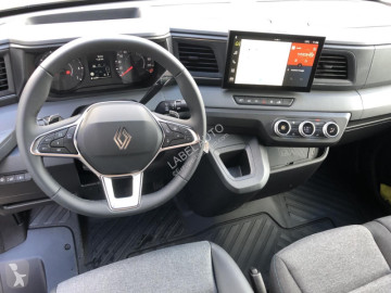 عربة نفعية مقفلة Renault جديد