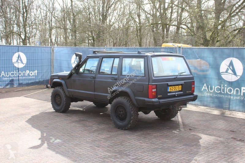 عربة نفعية Jeep Limited