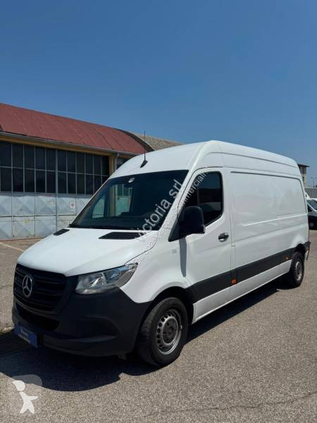 عربة نفعية Mercedes