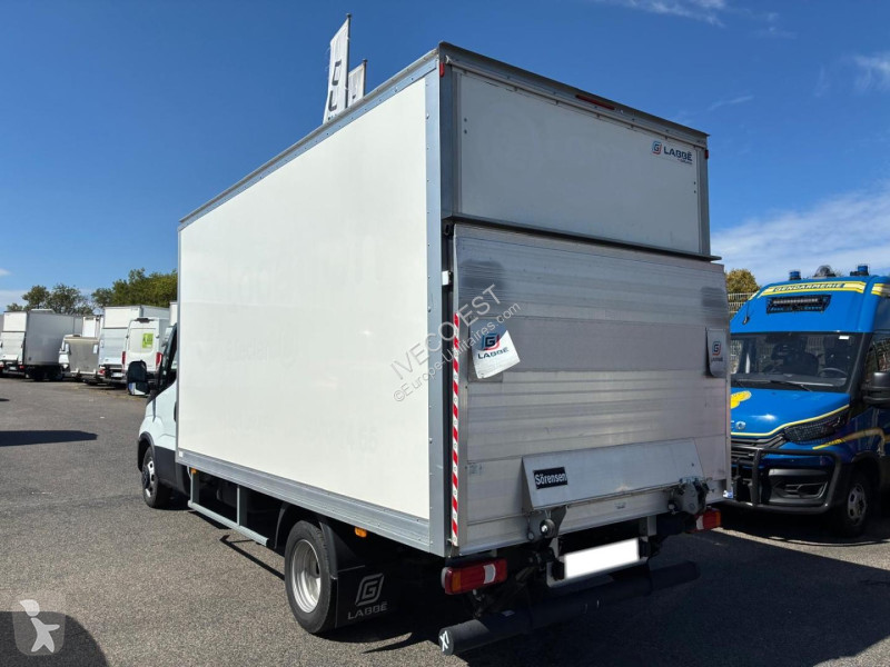 Samochód dostawczy Iveco CCb 35C16 - 3.0L -...