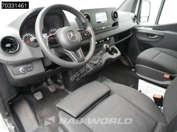 Furgon dostawczy Mercedes