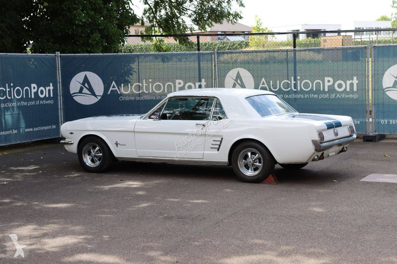 Furgoneta Ford V8