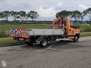 Utilitaire plateau Iveco