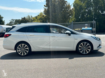 Лек автомобил седан Opel