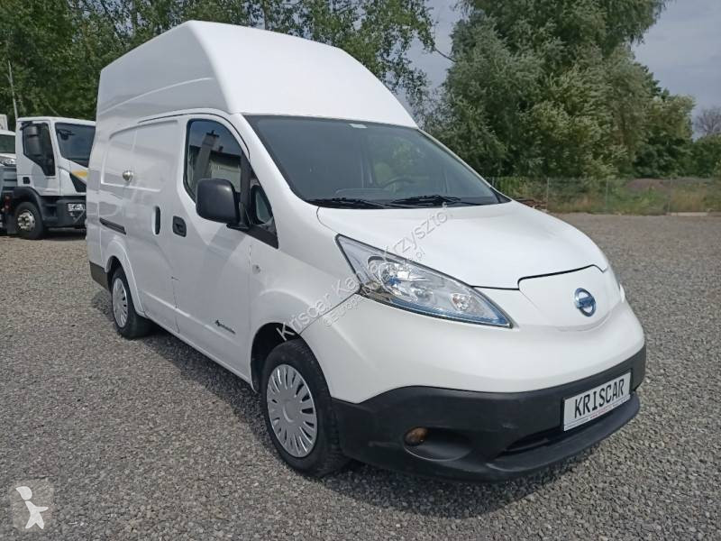 Véhicule utilitaire Nissan
