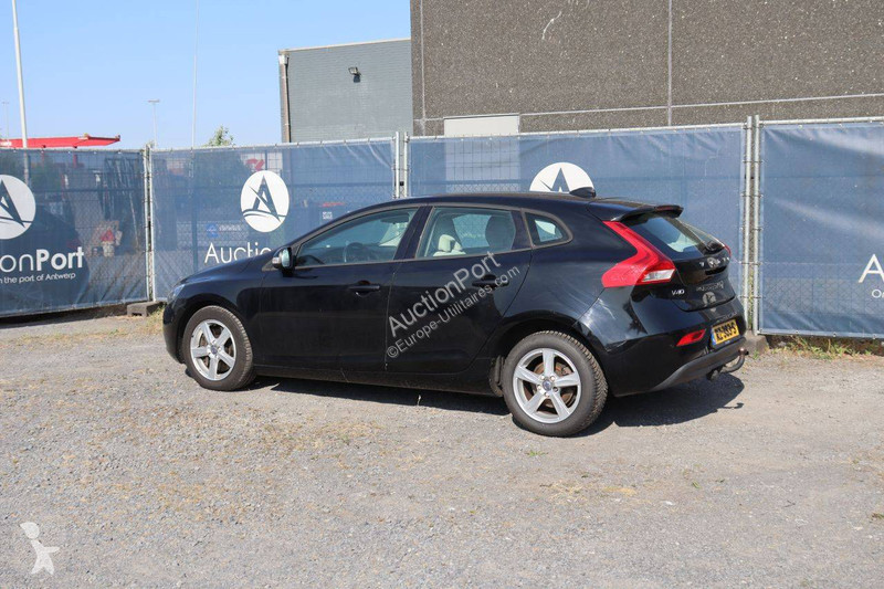 عربة نفعية Volvo