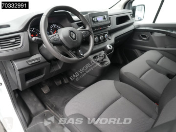 عربة نفعية مقفلة Renault