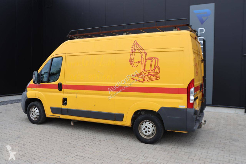Véhicule utilitaire Peugeot