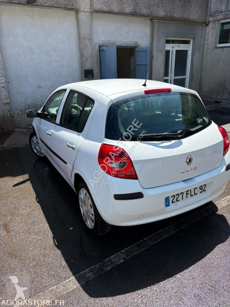 عربة نفعية Renault CLIO