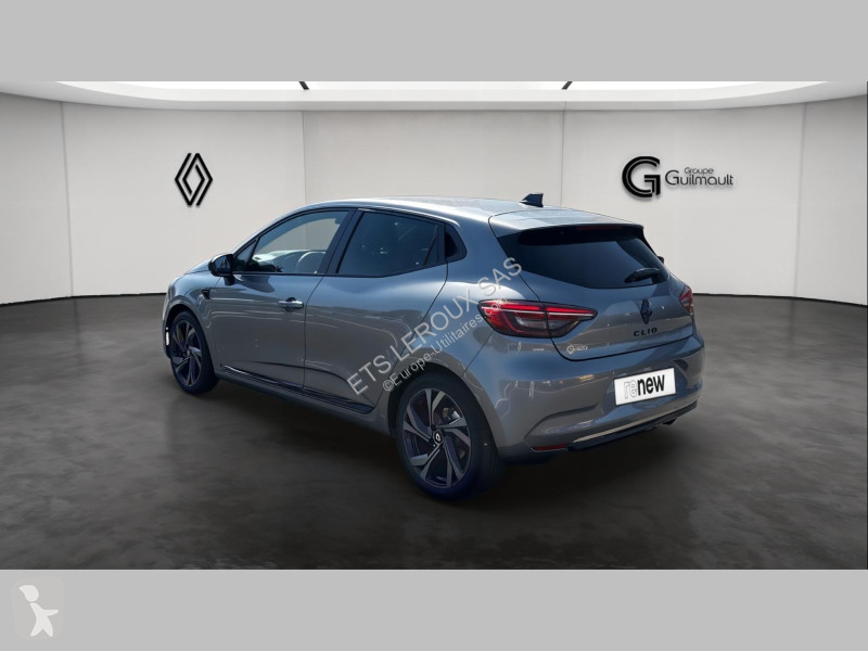 عربة نفعية Renault CLIO V