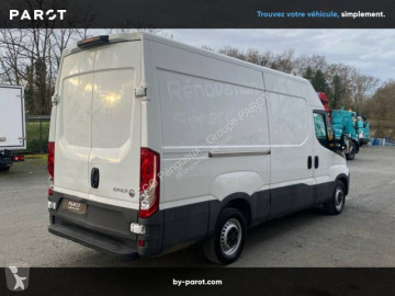 Fourgon moyen Iveco