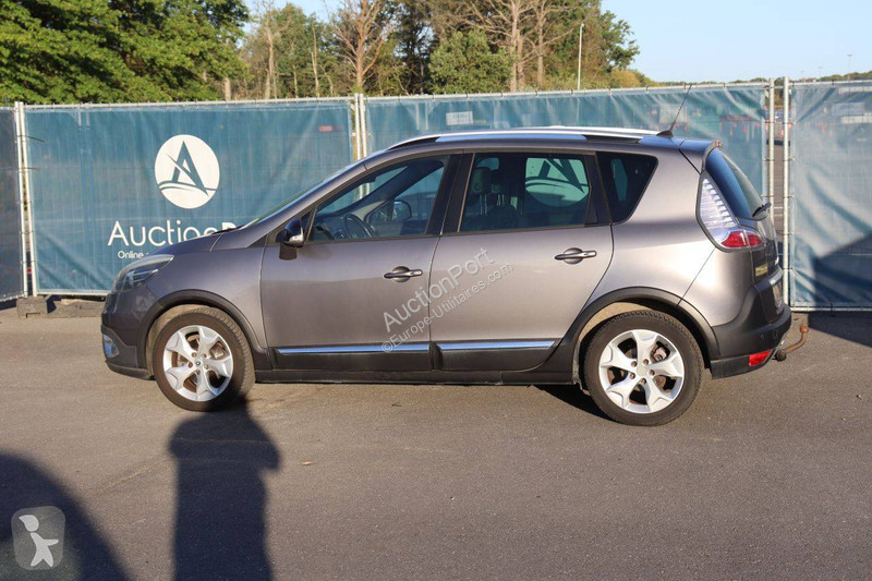 عربة نفعية Renault  Scénic