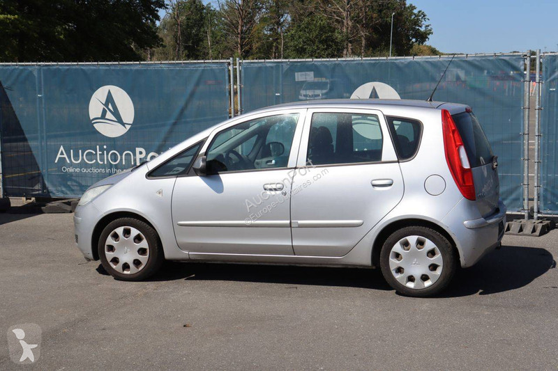 Samochód dostawczy Mitsubishi