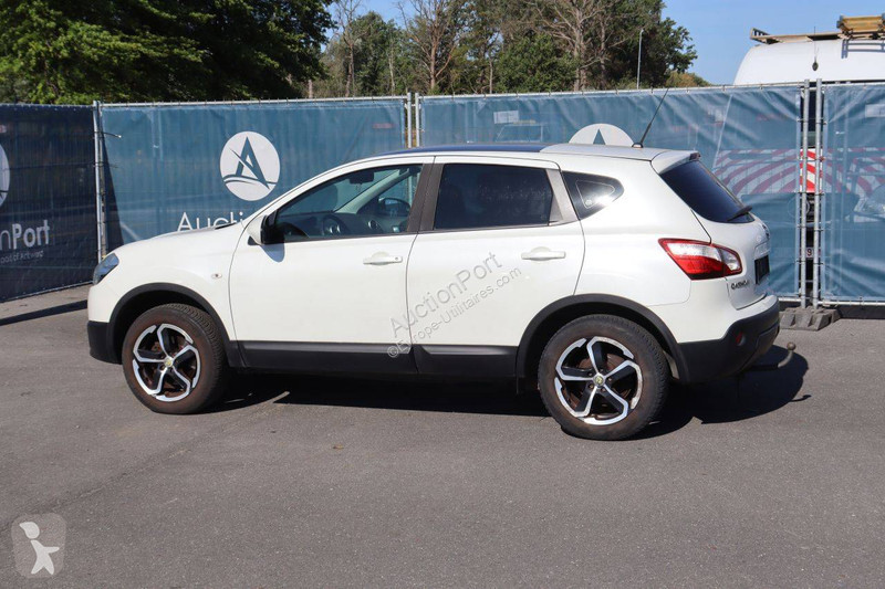 Samochód dostawczy Nissan acenta + navi QASHQAI