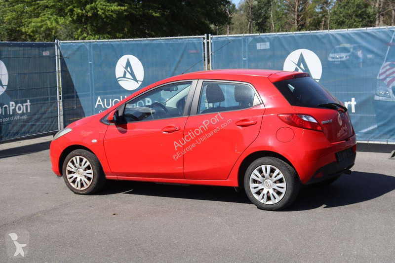 Samochód dostawczy Mazda  2
