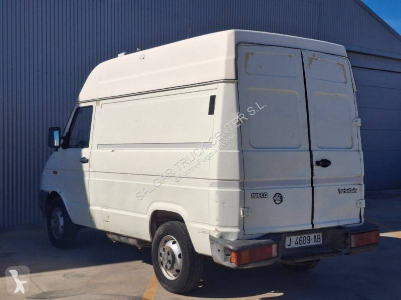 عربة نفعية Iveco