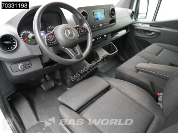 عربة نفعية مقفلة Mercedes