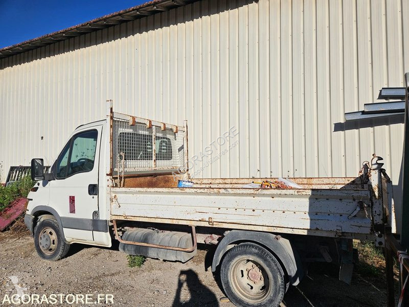 Комерційні автомобілі Iveco DAILY