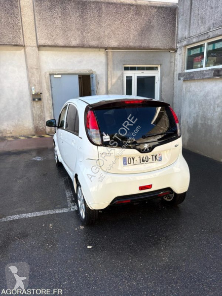 عربة نفعية Peugeot ION