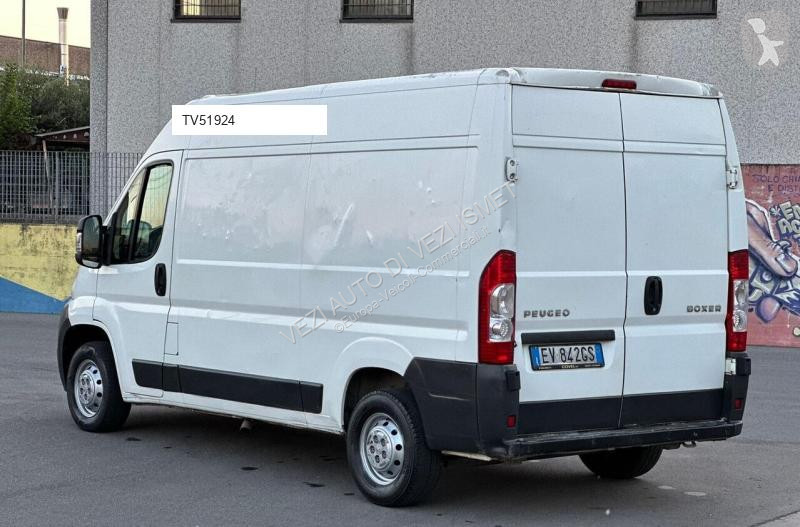 Furgoneta Peugeot boxer tetto alto passo medio