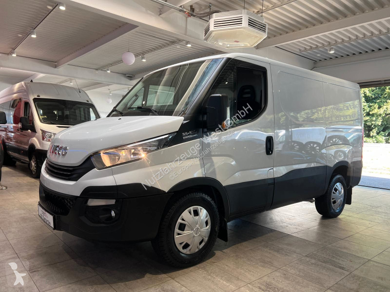 عربة نفعية Iveco 35s18 3,0 HPI...