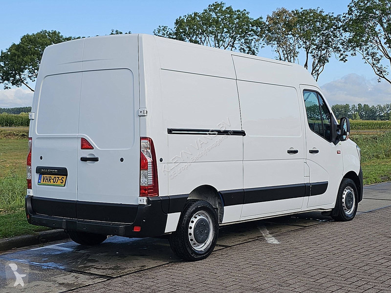 Renault T35 ac camera EURO6 van