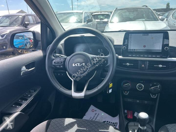 KIA sedan